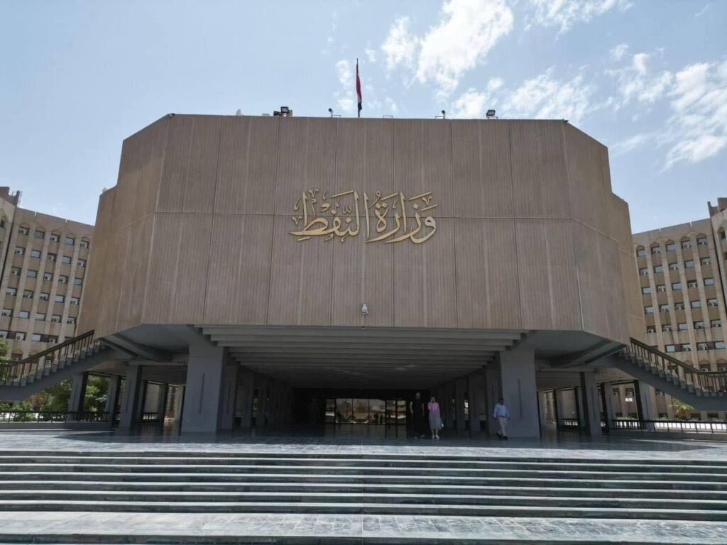 النفط تكشف تفاصيل “الأنبوب البحري الثالث”