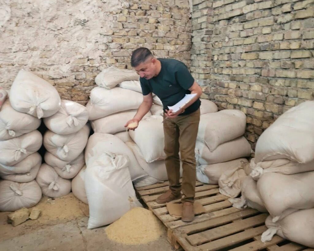 التجارة تضبط معمل غش وتضبط مواد “السلة الغذائية” المهربة في بابل والأنبار وكربلاء