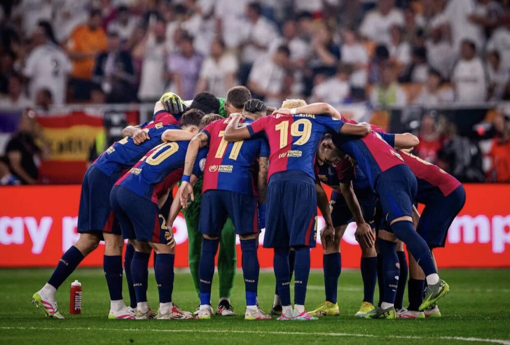 برشلونة يخطف الفوز بشق الانفس من مدريد ويتوج بطلا لكأس الملك الاسباني