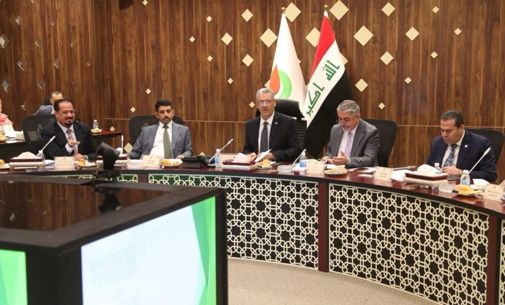 استعداداً للصيف.. وزير النفط يوجّه بتعزيز خزين الغاز المحلي والمستورد