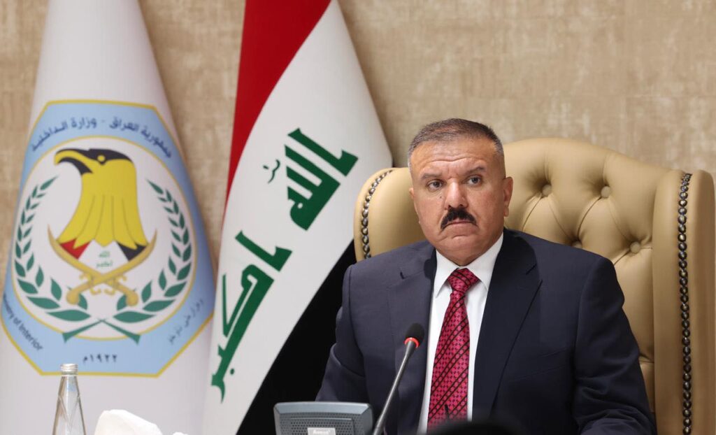 وزير الداخلية يحدد ضوابط إعادة المحكومين إلى الخدمة