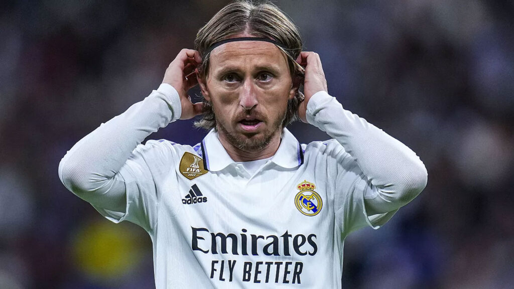 مودريتش أمام لحظة حاسمة بشأن مستقبله مع النادي الملكي