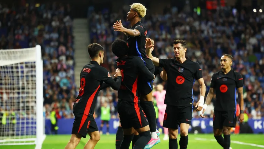 برشلونة يتوج بلقب الدوري الإسباني