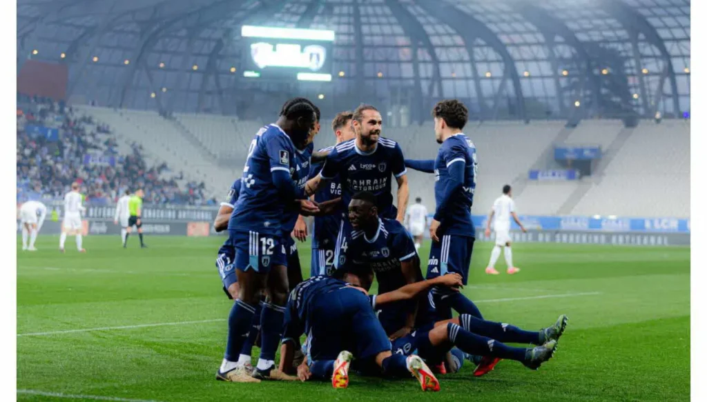تملكه عائلة غنية.. فريق جديد يتصدر الدوري الفرنسي
