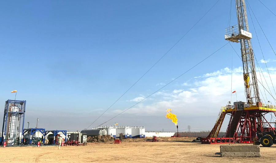 لزيادة الانتاج.. النفط تعلن حفر واستصلاح 18 بئراً نفطية جديدة