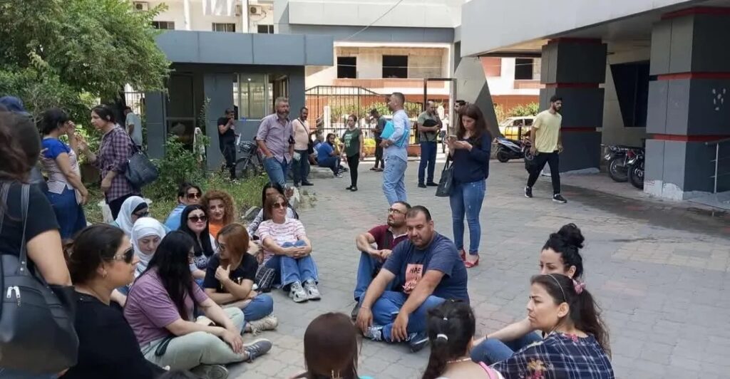 في اجراءات تعسفية.. فصل نحو 600 موظف غالبيتهم من الطائفة العلوية في عدة مناطق من الساحل السوري