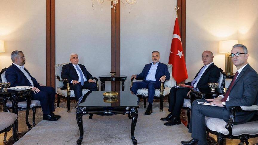الفياض ووزير الخارجية التركي يبحثان العلاقات بين العراق وتركيا وسبل تعزيز التعاون والتنسيق المشترك
